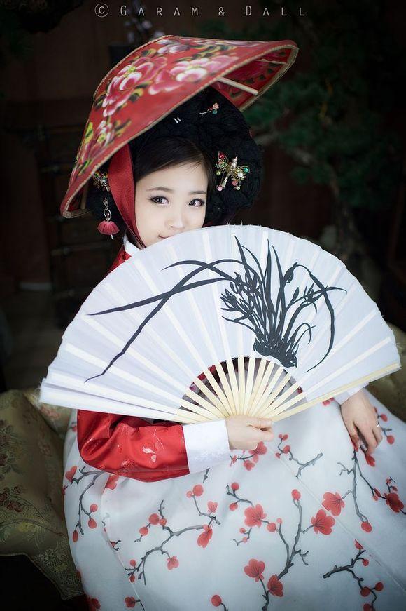 螺旋猫团队成员tomia3月7日新出作品韩服Cos图1