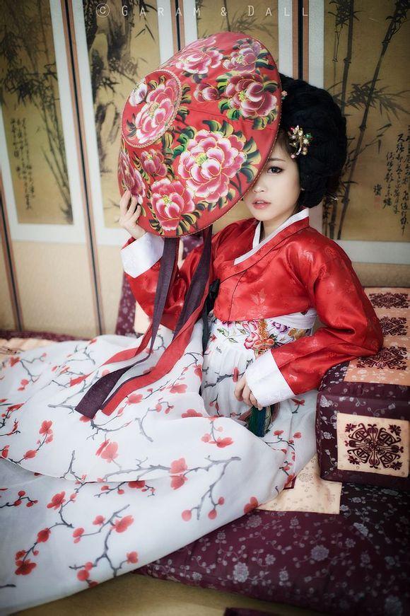 螺旋猫团队成员tomia3月7日新出作品韩服Cos图6