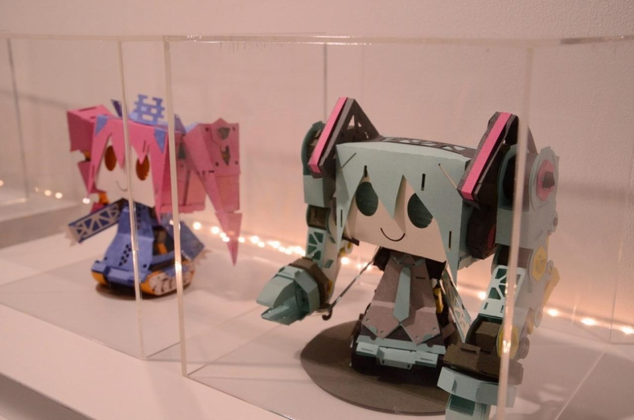 日本东京中野剧院动漫人物纸膜展现场照片机器人版初音