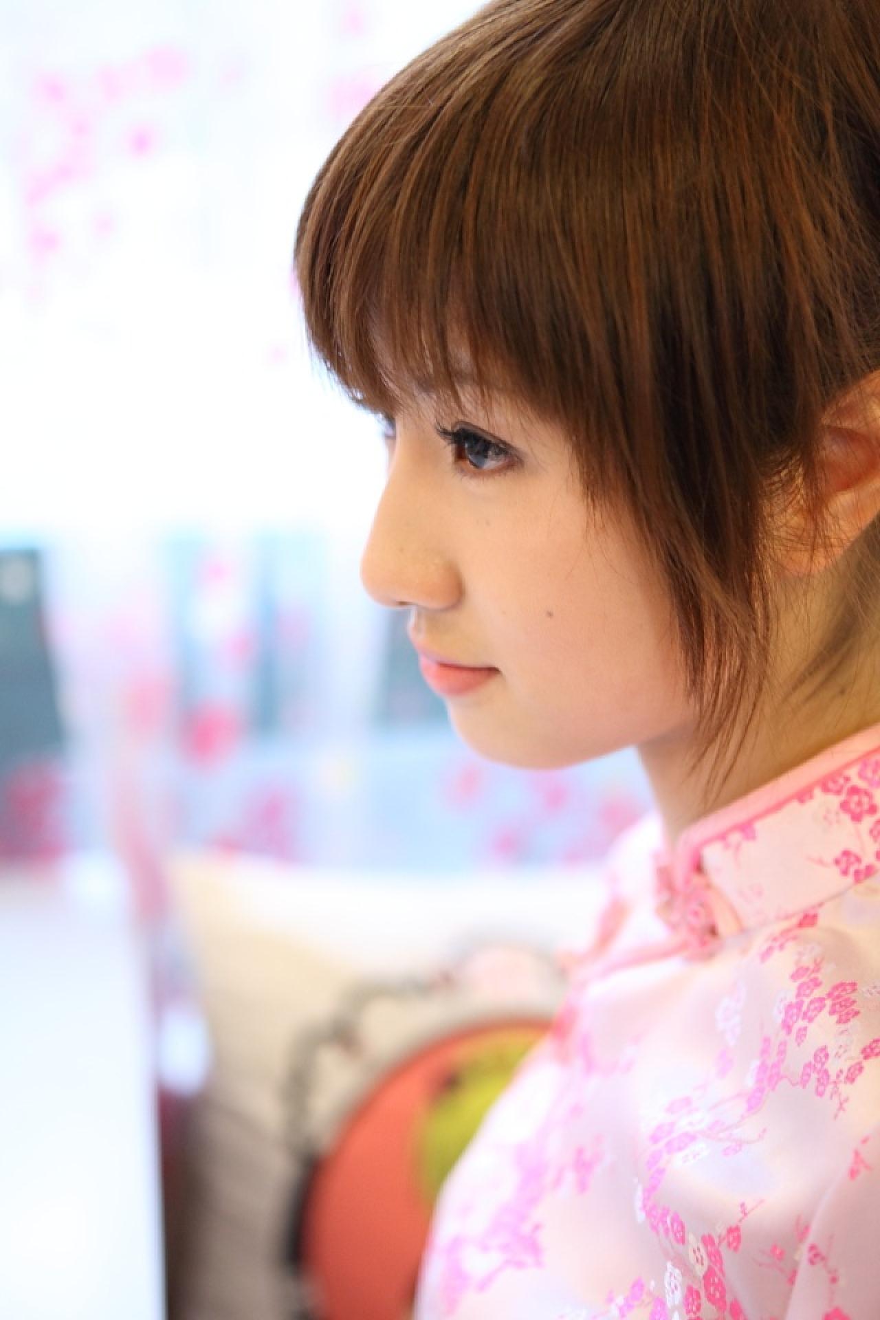 Showgirl陈乃娴粉红旗袍照片1