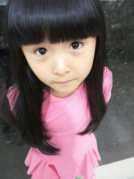 芊芊卖萌粉红公主照