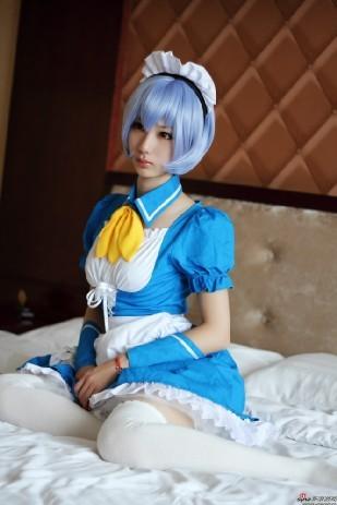 蓝衣白丝女仆Cosplay图赏2
