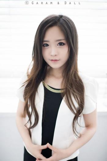 兔娘黑白职业装Cosplay封面图