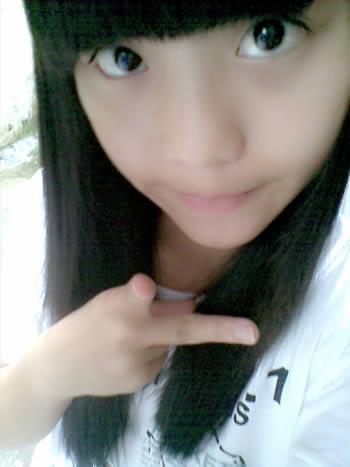 紫洁的卖萌照片01