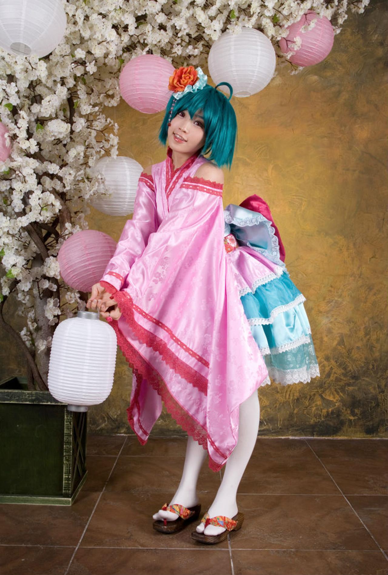 超时空要塞蓝卡粉色萌系和服Cosplay之S型曲线图