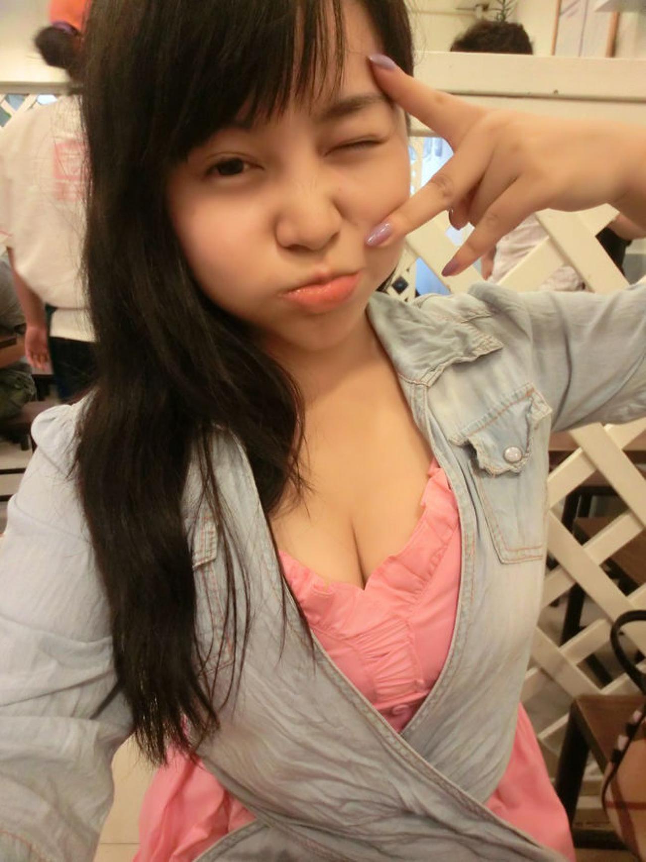 游戏声优小孽的自拍照01