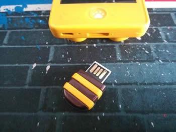 小浣熊手机4GBU盘尾巴