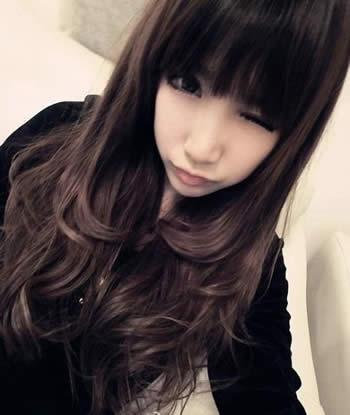 突出萌点的碎齐刘海发型展示照片