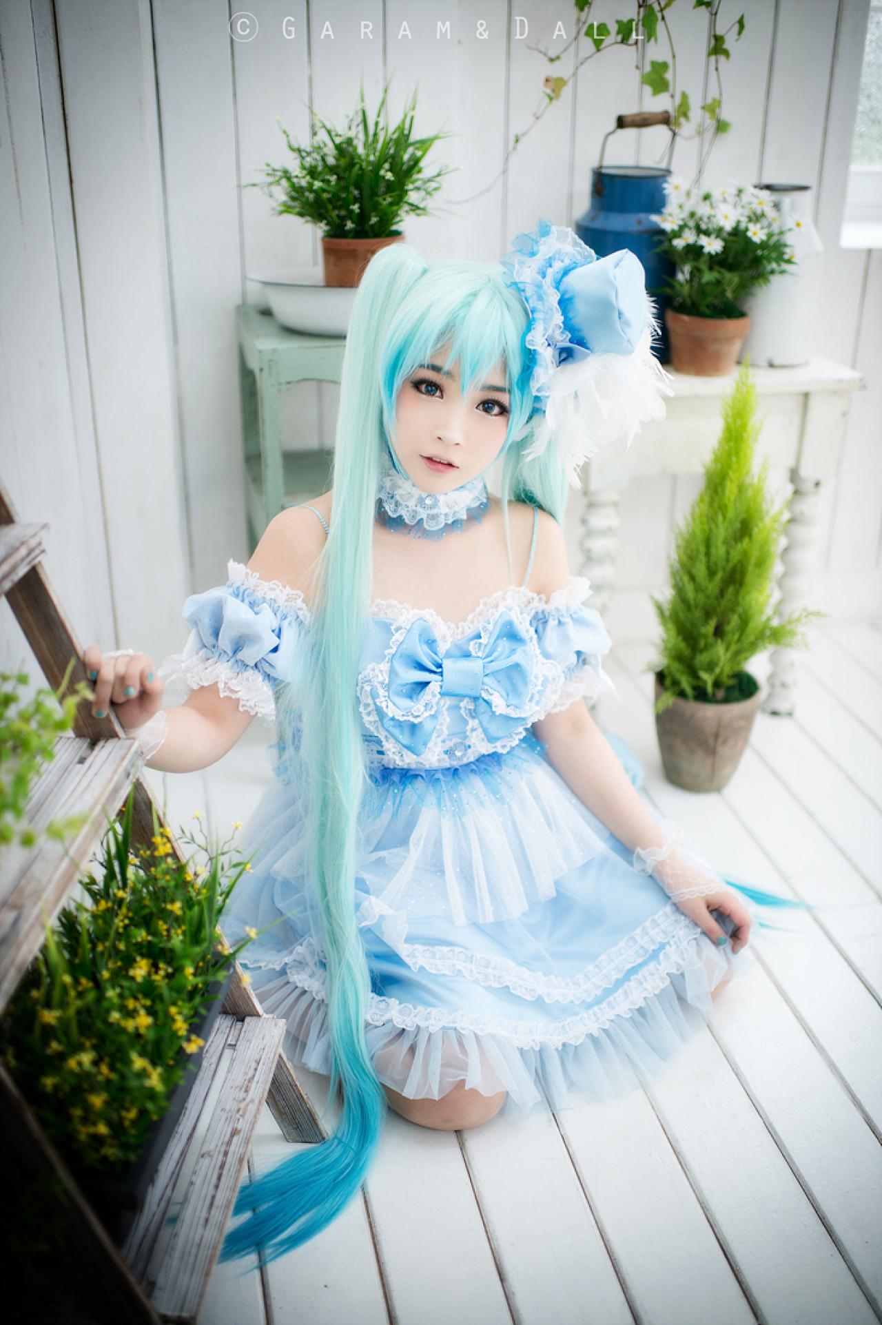 兔娘cosplay蓝衣初音卖萌图02