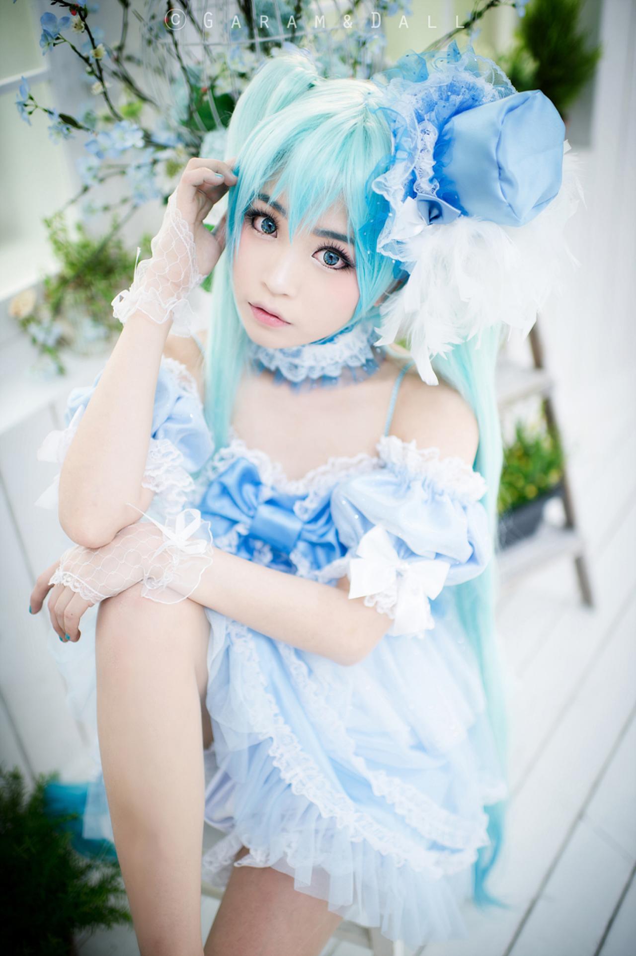 兔娘cosplay蓝衣初音卖萌图07