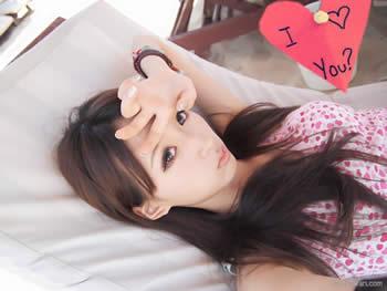 SHOWGIRL不是花瓶，也有自己的学业和事业图01