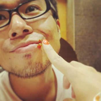 日本博主地主惠亮的一个人约会组图01