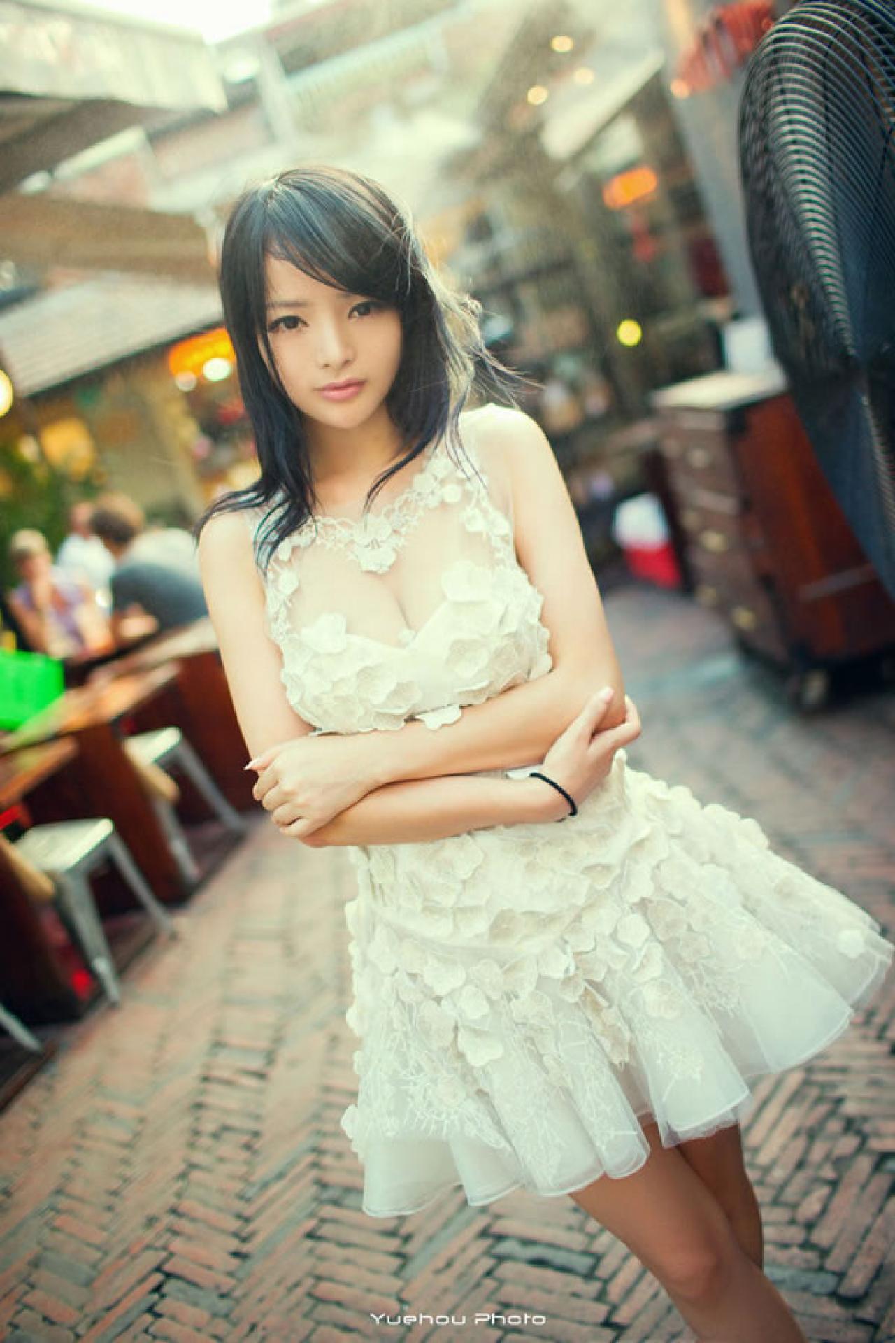 歪歪白色清纯街拍01