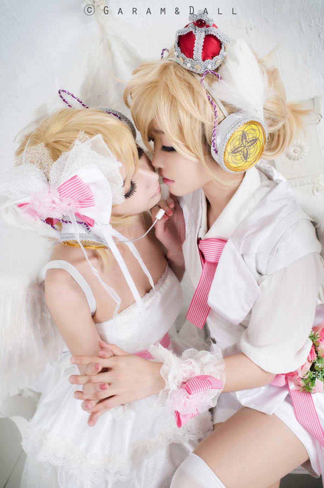 白衣镜音双子超萌系Cosplay组图01