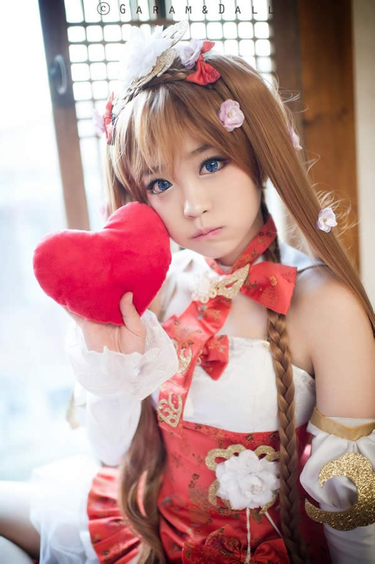 兔娘扩散性百万亚瑟王Cosplay粉色套装嘟嘴照