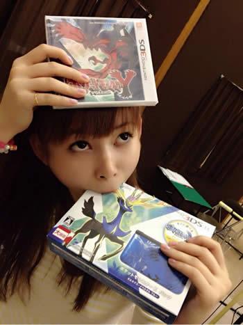 秋叶原博客女王中川翔子入手口袋妖怪X/Y