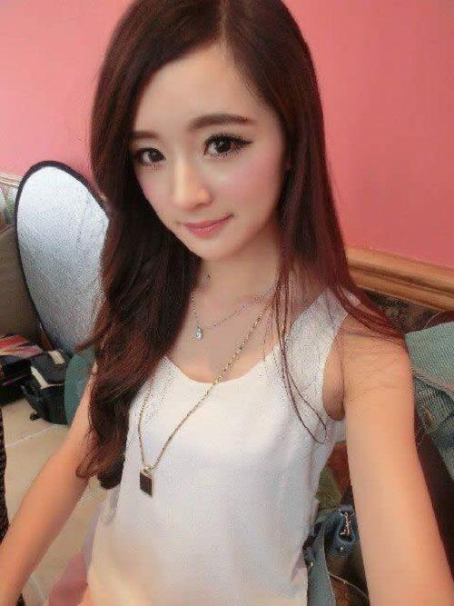 人气Coser小排外表酷似杨幂