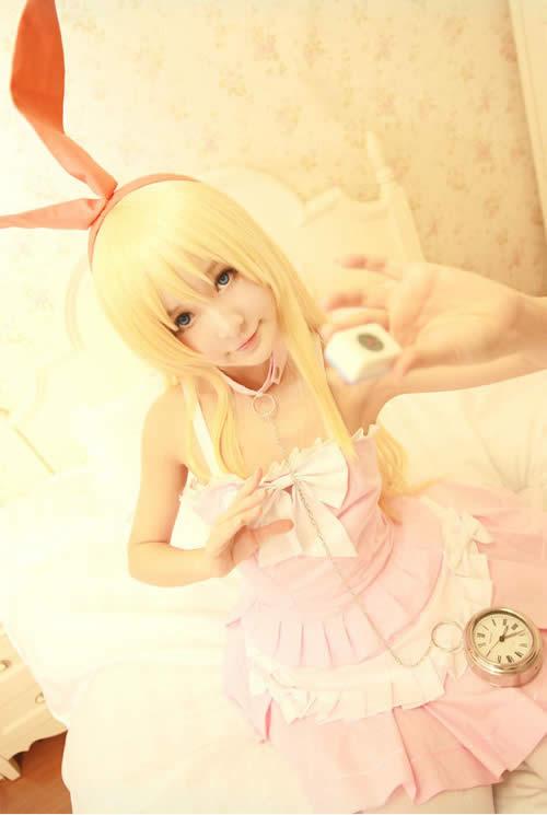 天才麻将少女Coser拿着麻将