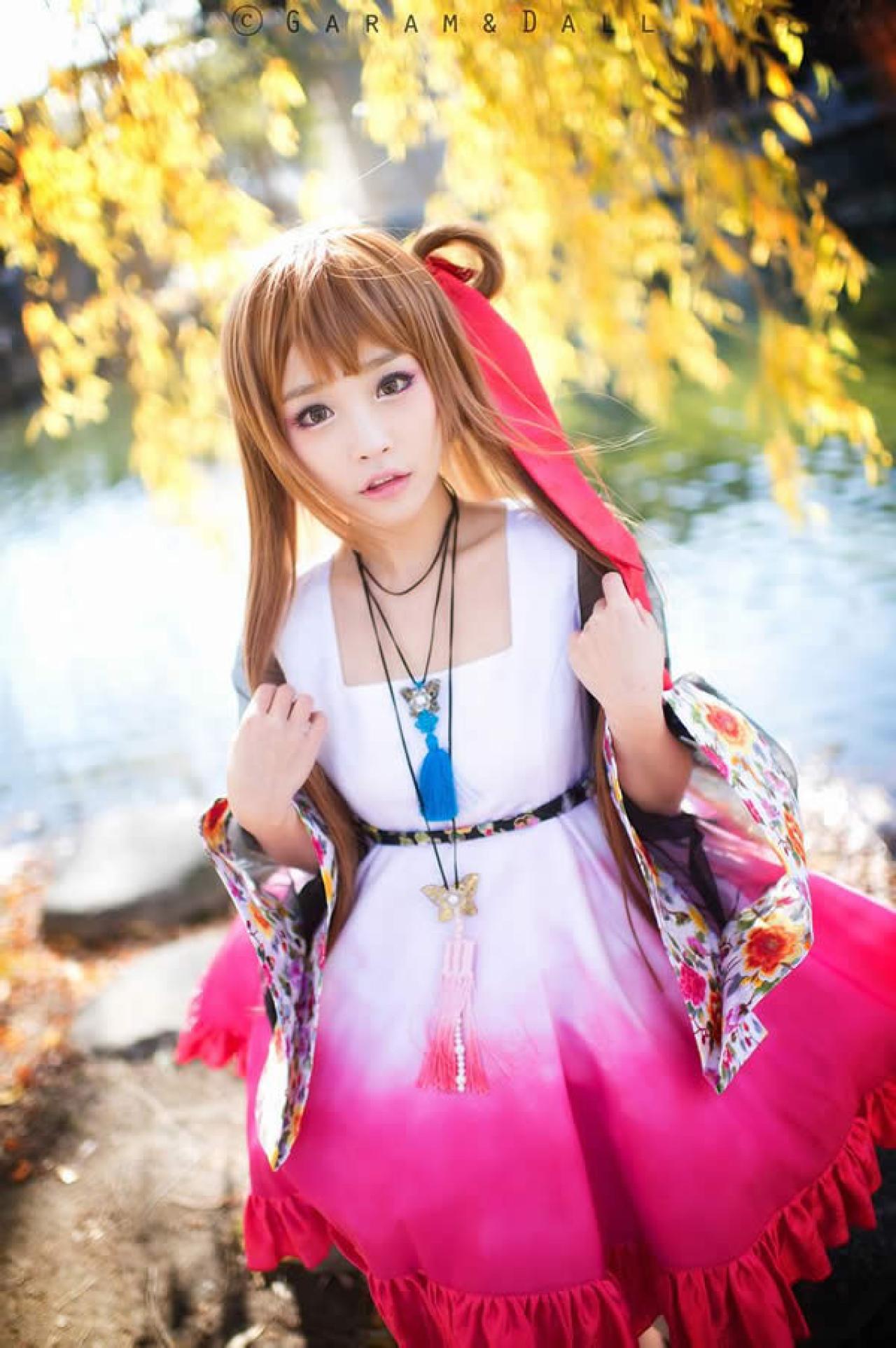 兔娘证明特写二，胸前刮着蝴蝶配饰