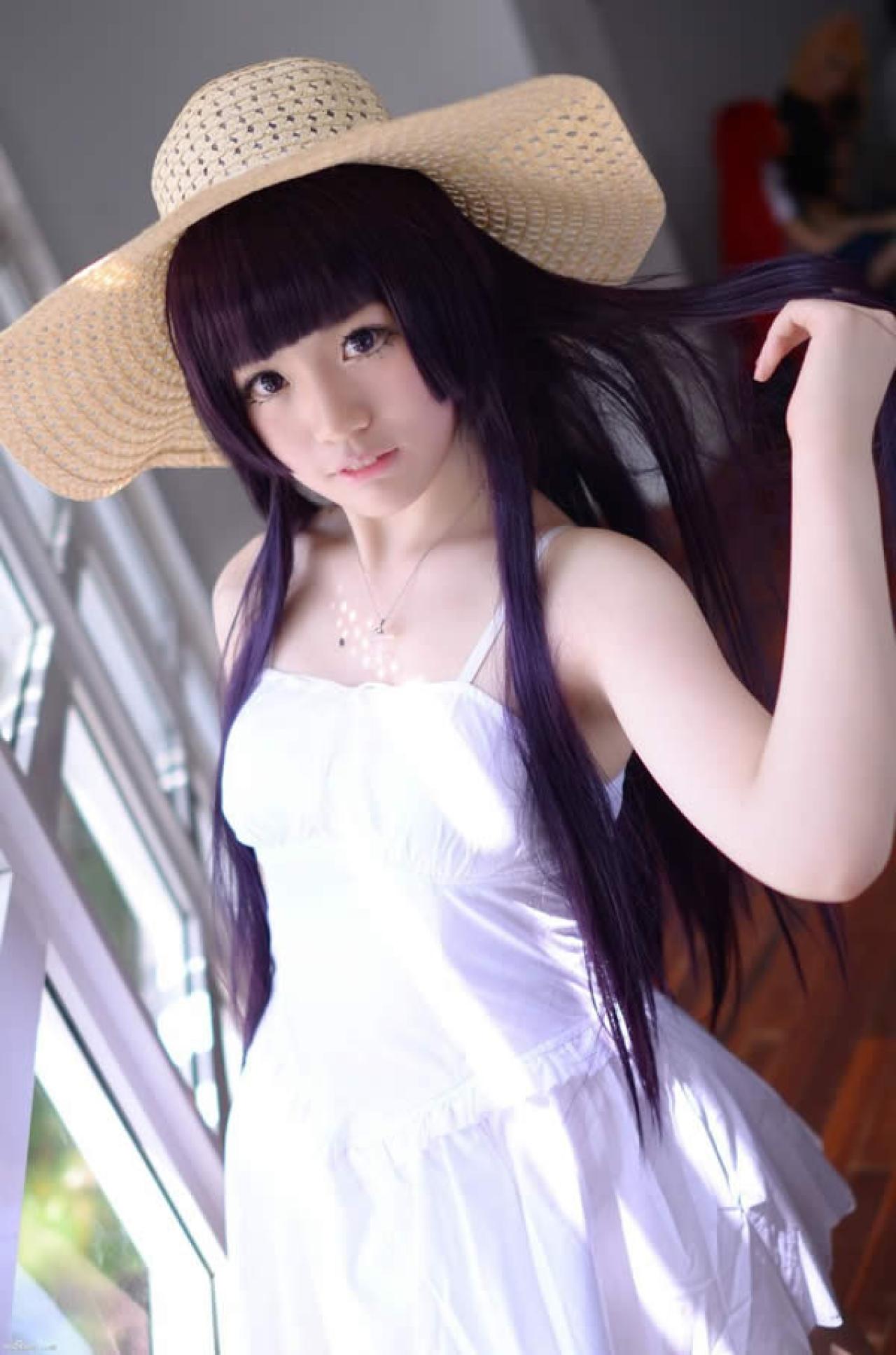 白衣CosplayM花缕起秀发的样子