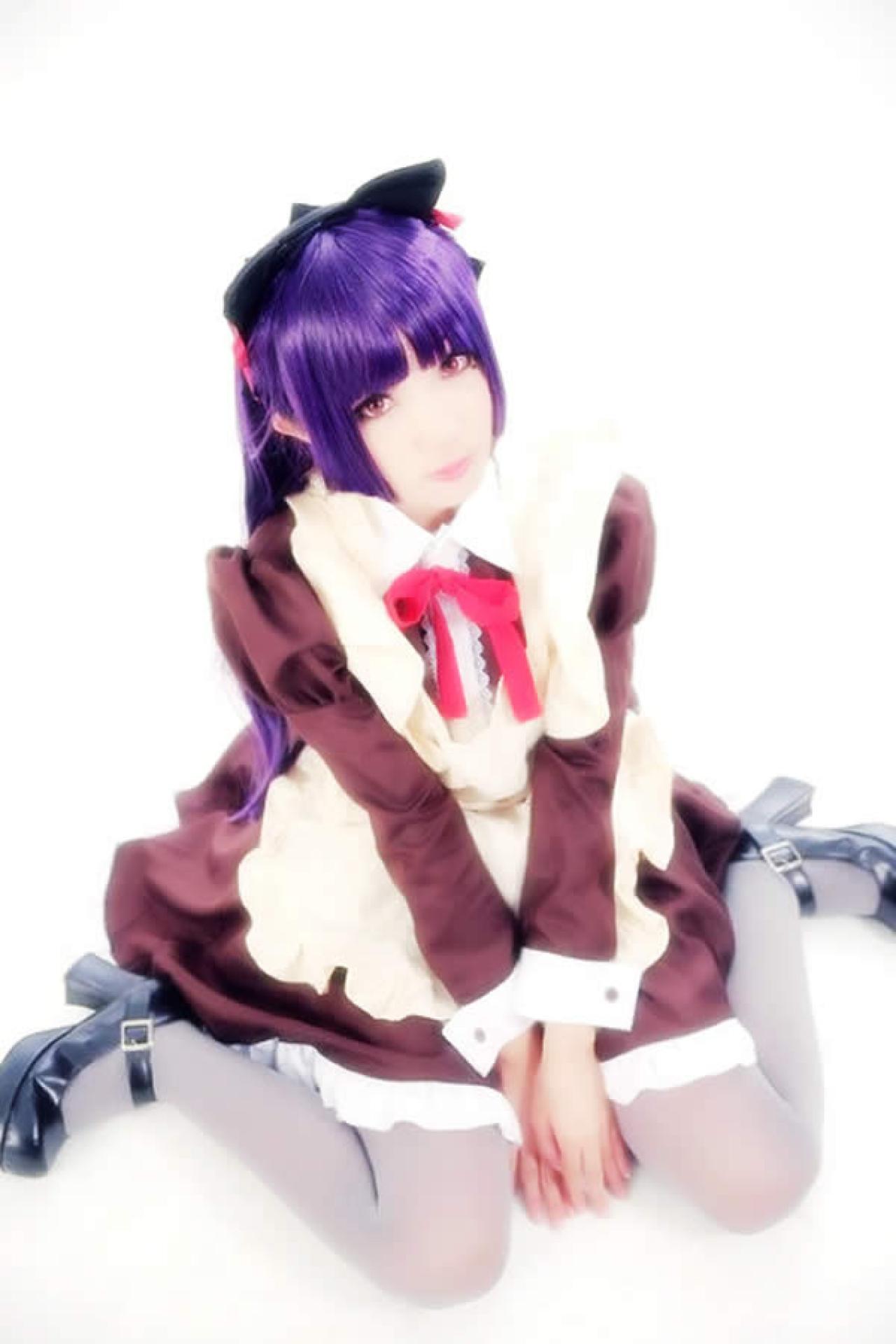 Neneko Cos五更琉璃蹲在地上