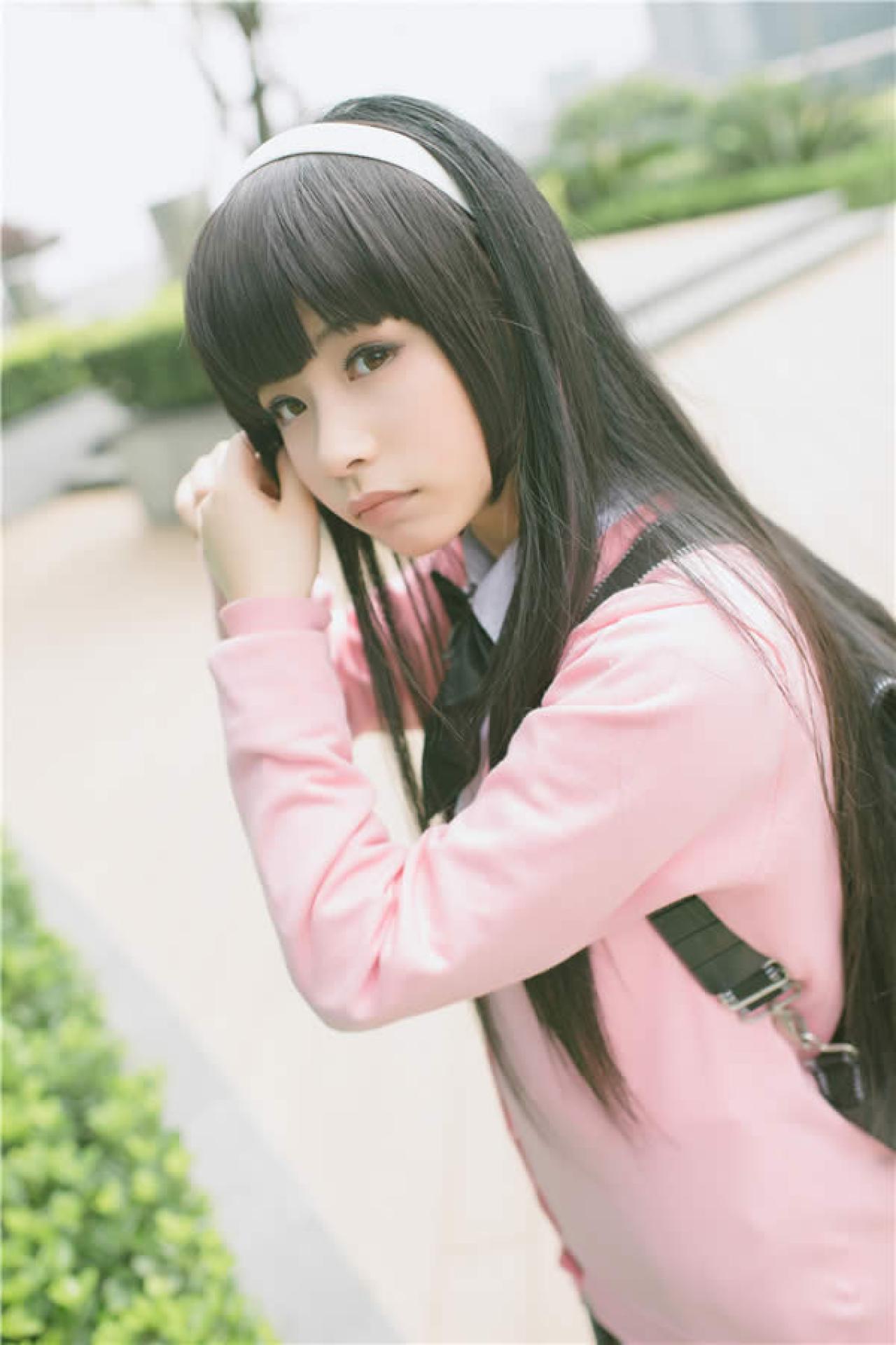 佐流Saryu粉衣长发身着校服修整发卡