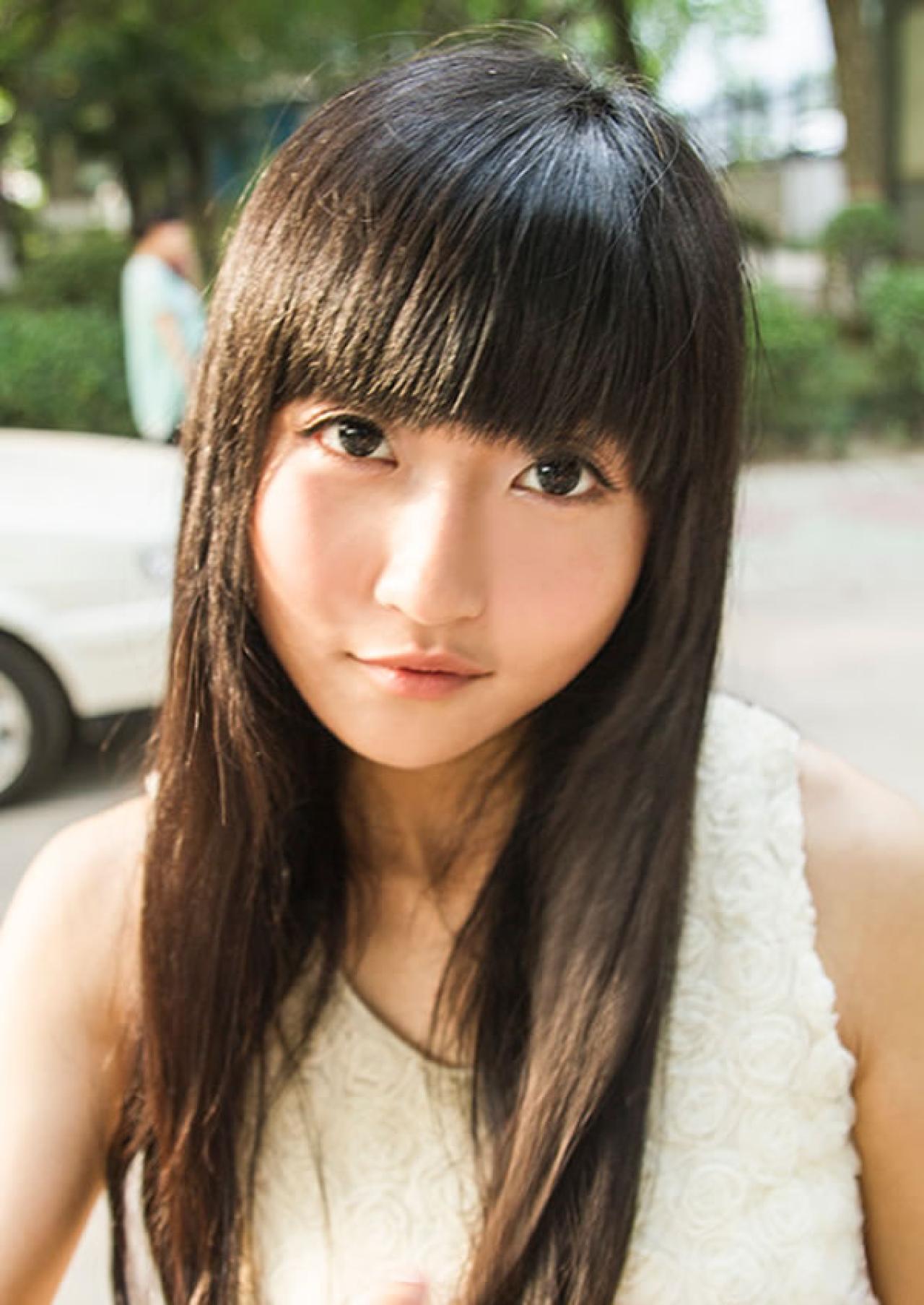 蕊蕊Thea姊妹写真集妹妹正面照