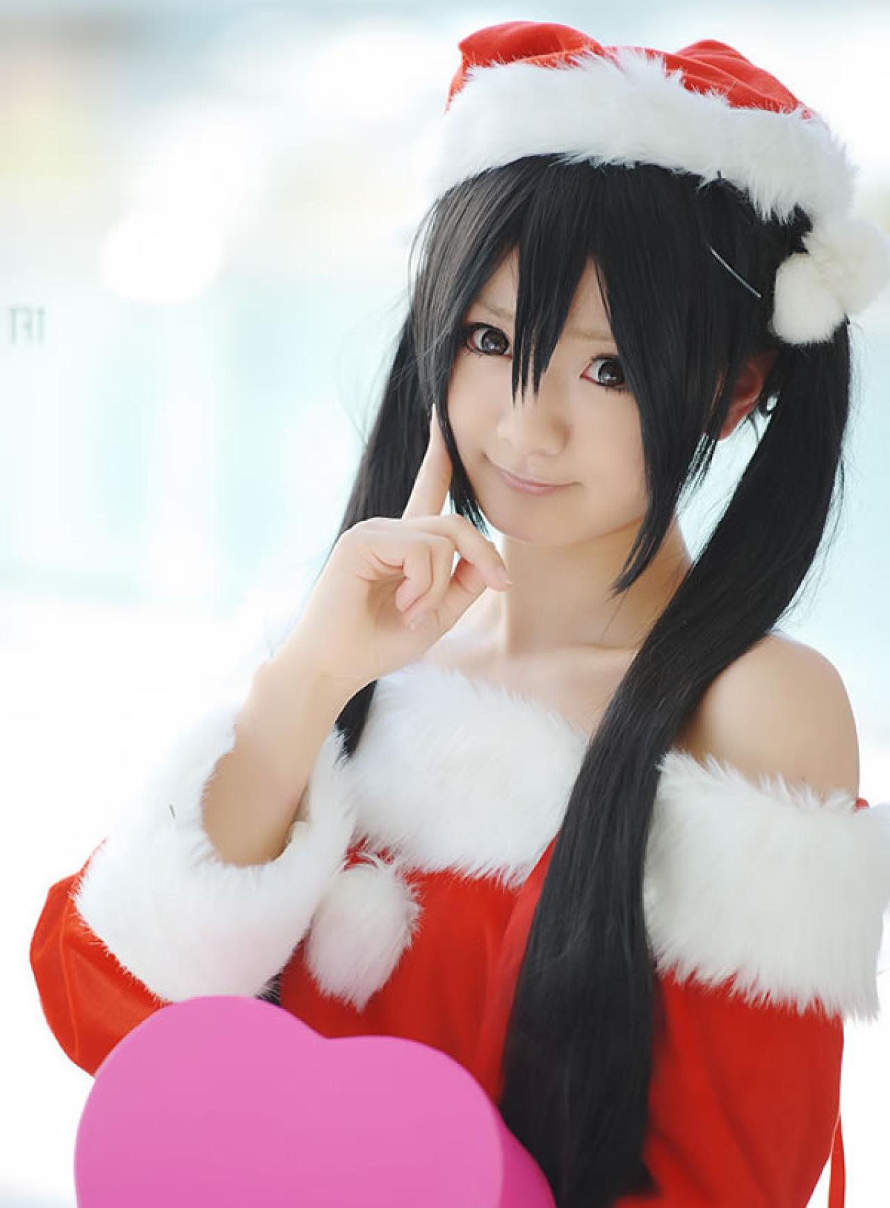 Maika Cos喵梓酱一个手指抵住脸颊