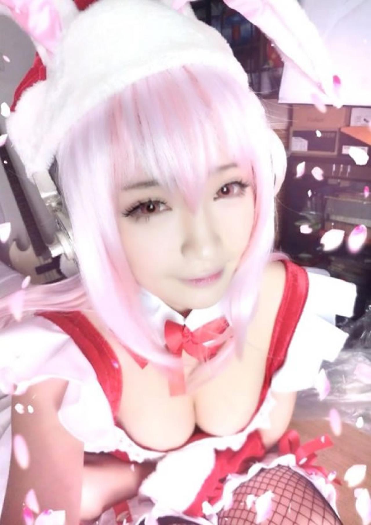 千叶未来身着超级索尼子圣诞装，戴着兔耳朵预告片01