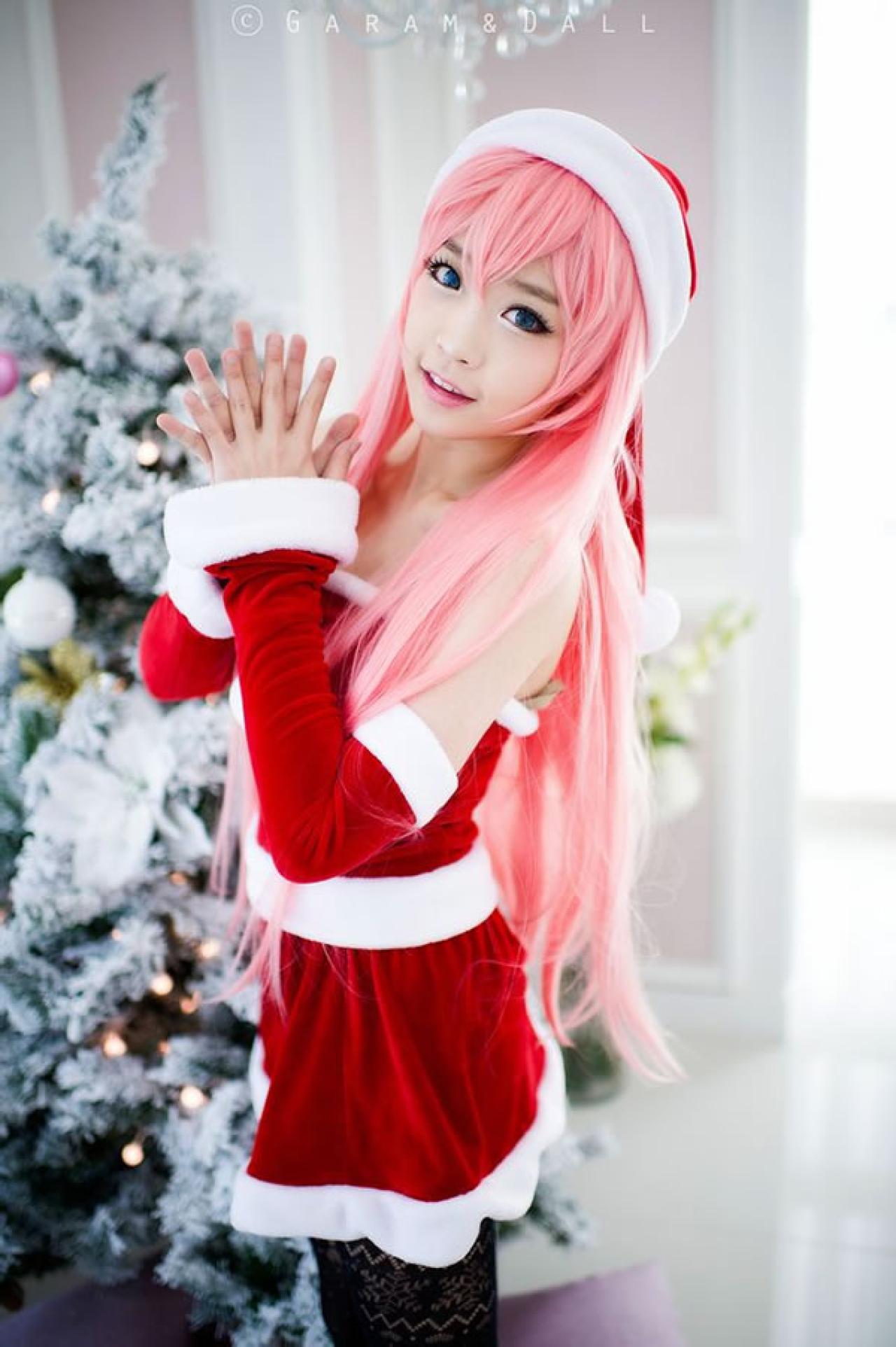 兔娘粉发圣诞服双手合十
