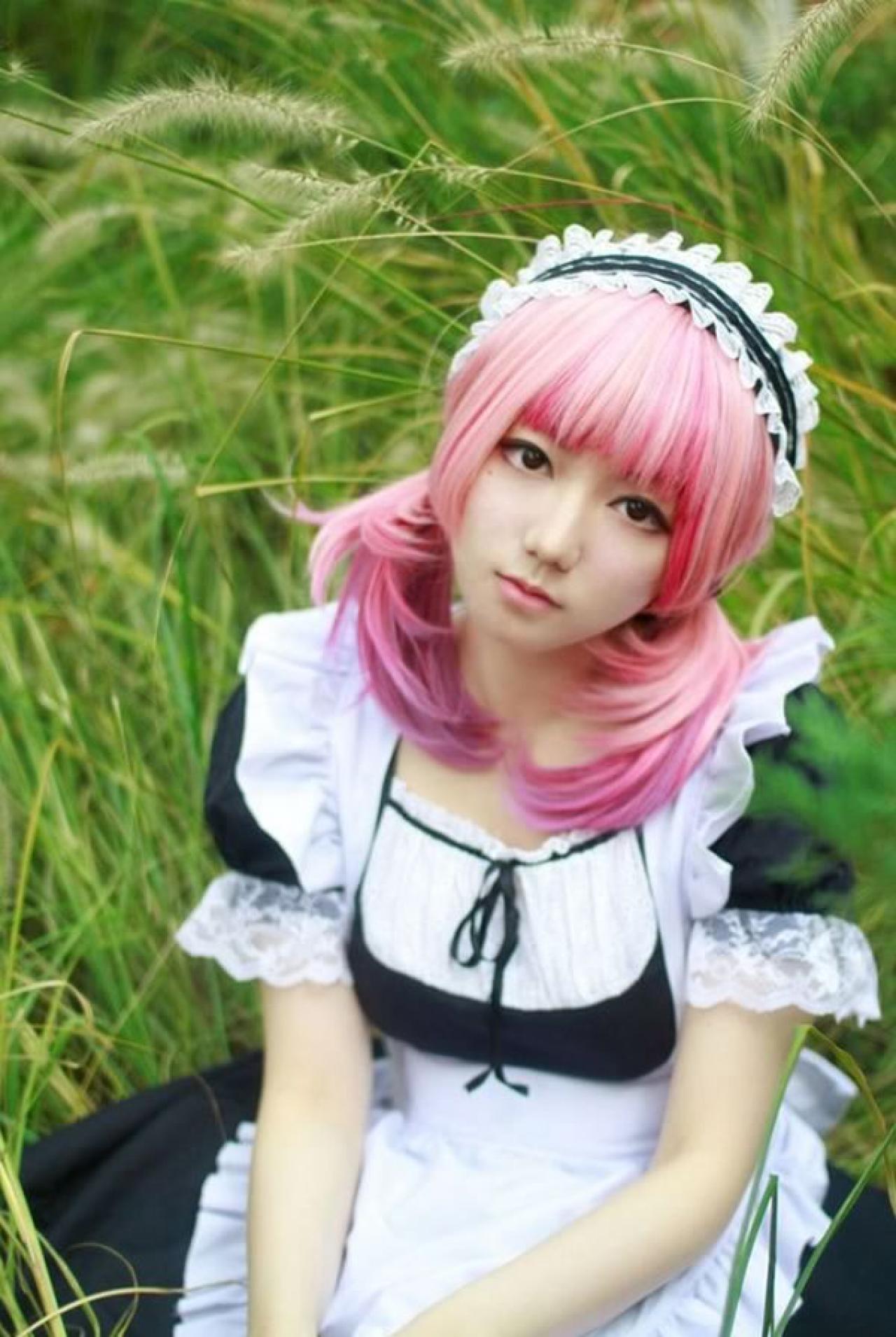 王雯雯Febii红发穿着黑色女仆装略有所思的面部表情特写