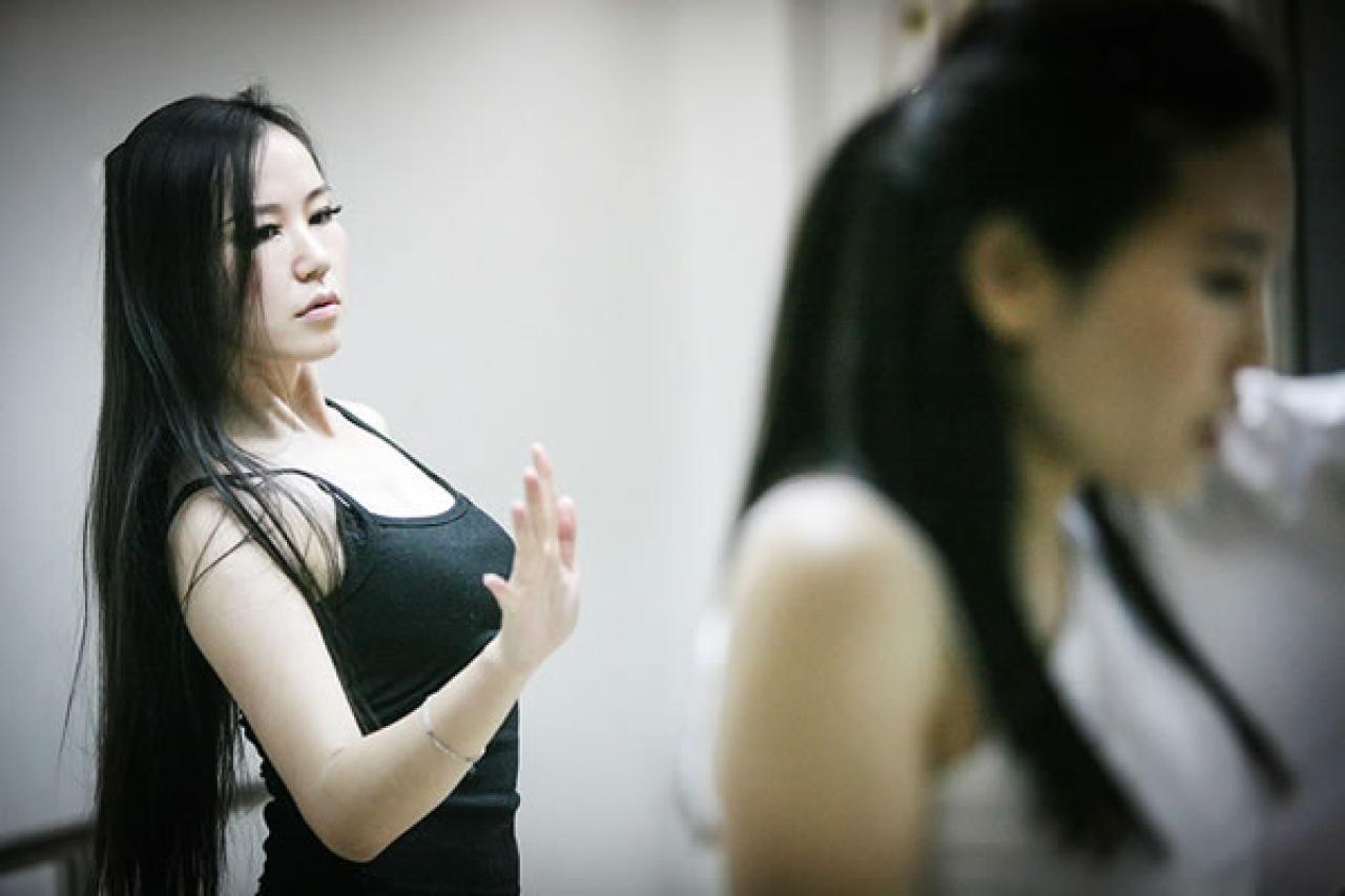90后Showgirl王可欣正在学习拉丁舞