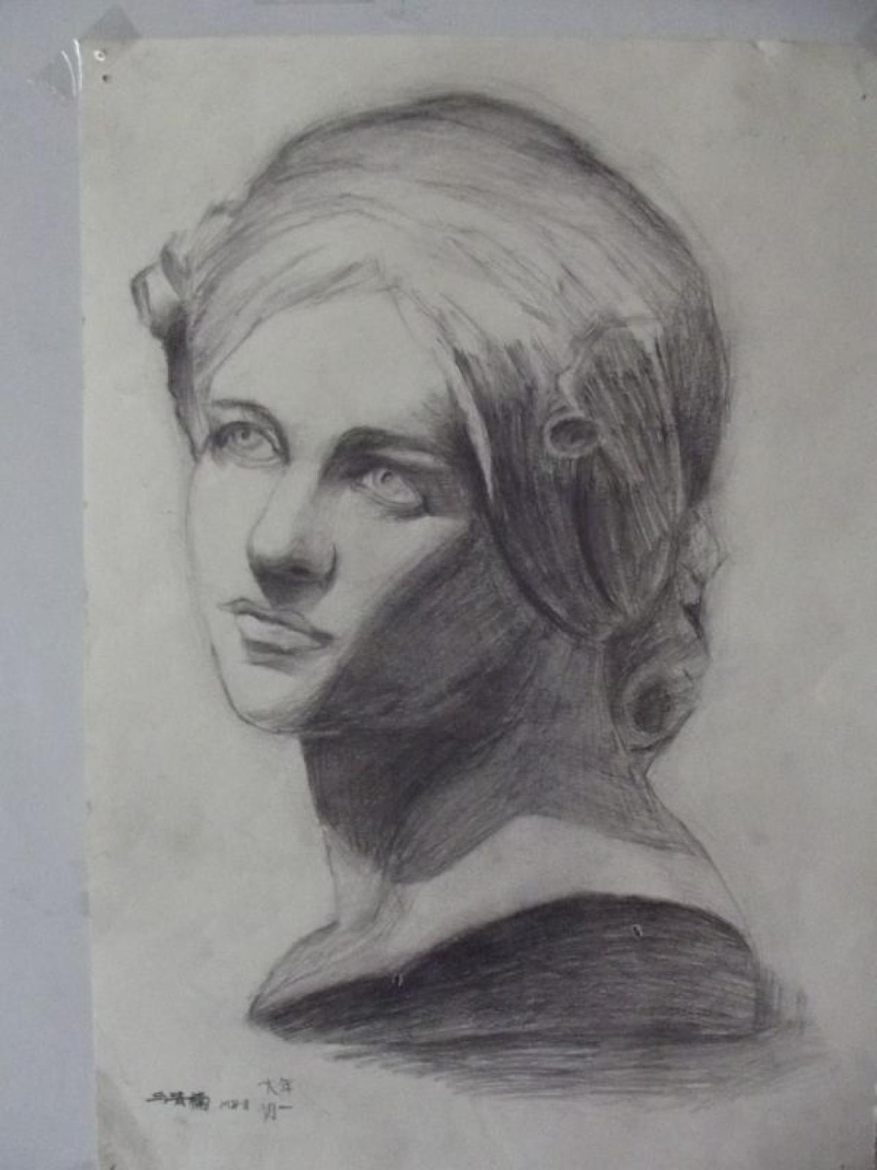 石膏头像年轻女人