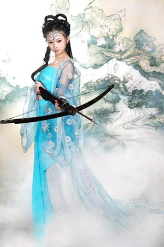 步非烟蓝色古装写真02，手持弓箭