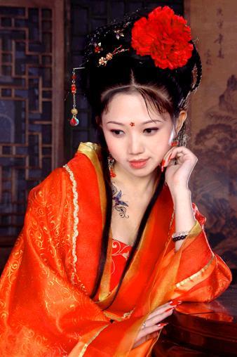 步非烟红色古装写真01 思考状