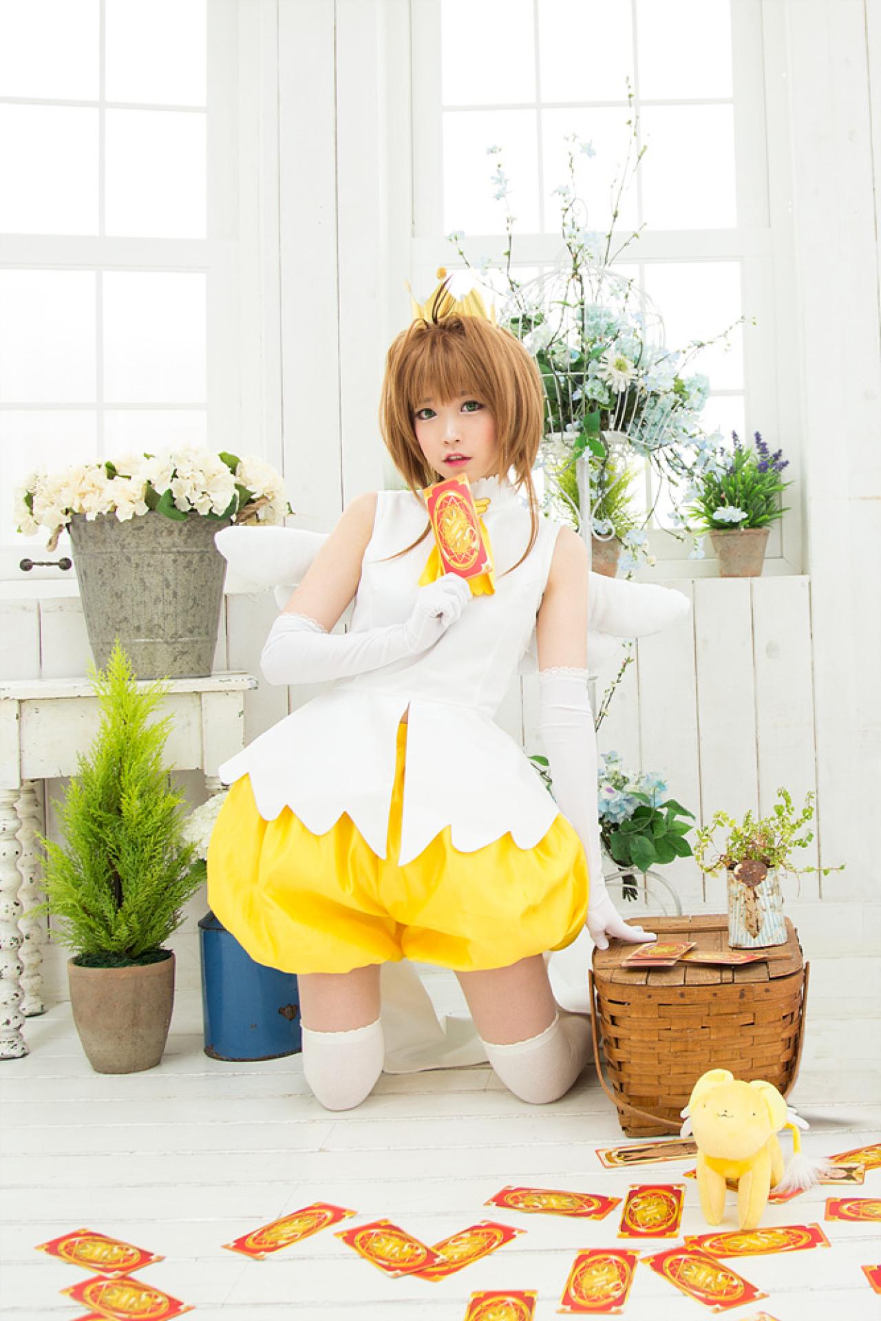 兔娘扮演木之本樱手持卡牌正面照