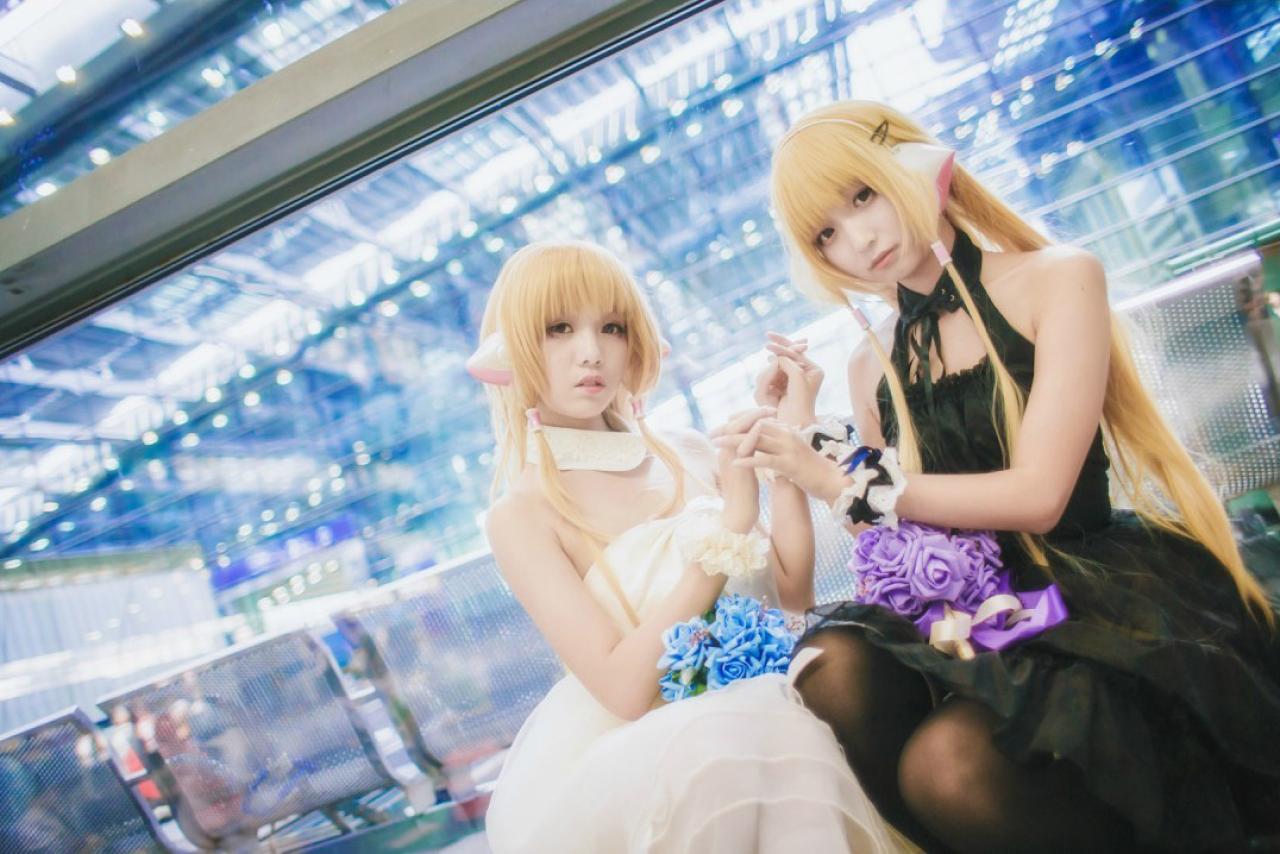 妖精耳朵，扮演的是人形电脑天使心中的白色小叽和Fureiya（小叽姐姐）