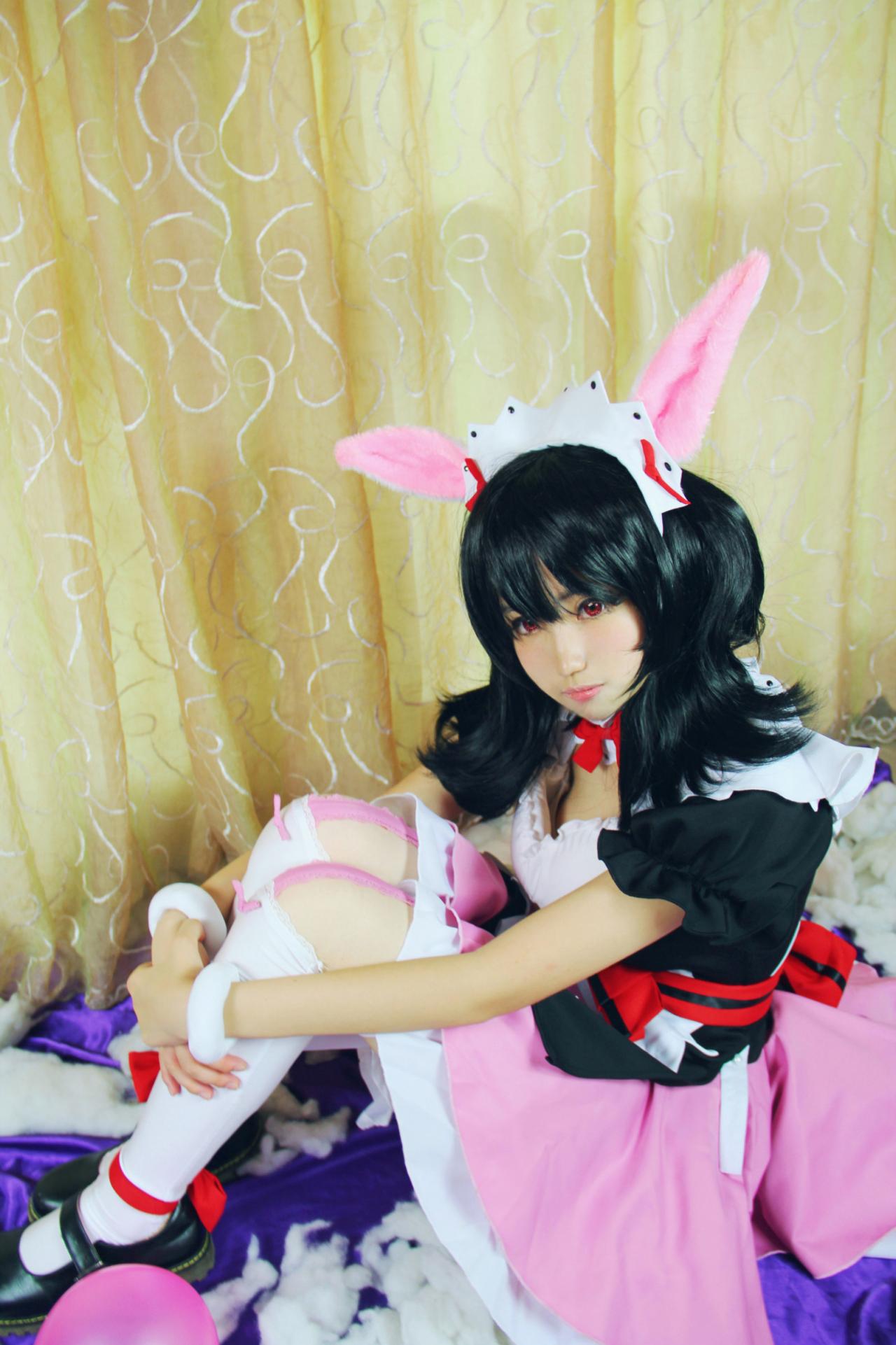 六日目炼狱扮演矢泽妮可抱膝而坐