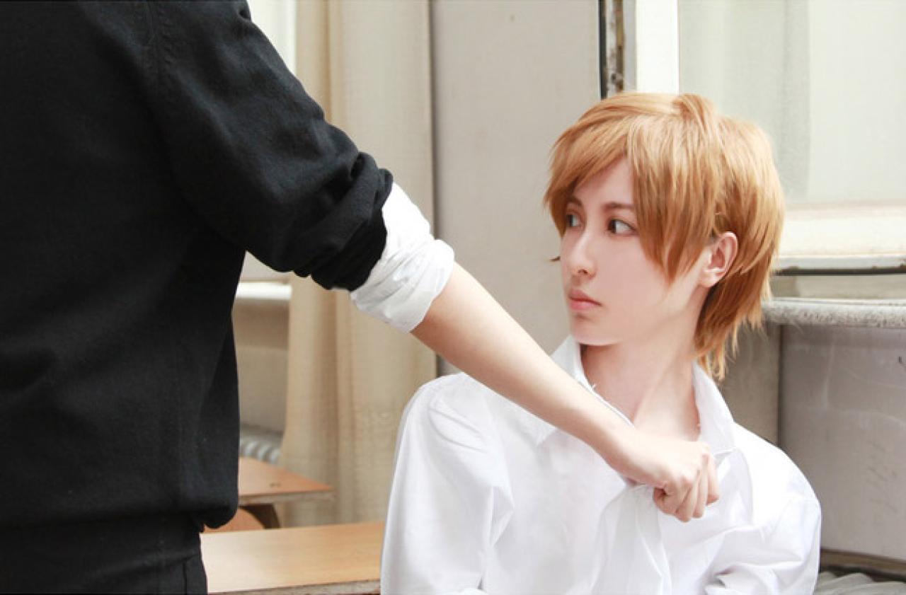 乌童扯着衣服，三城：你要做什么？