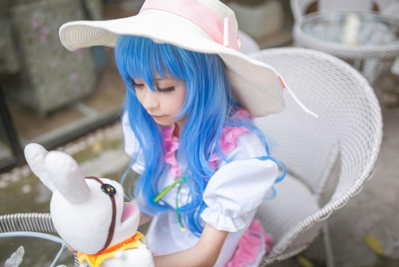 桃小陌扮演四糸乃和四糸奈兔子人偶说话