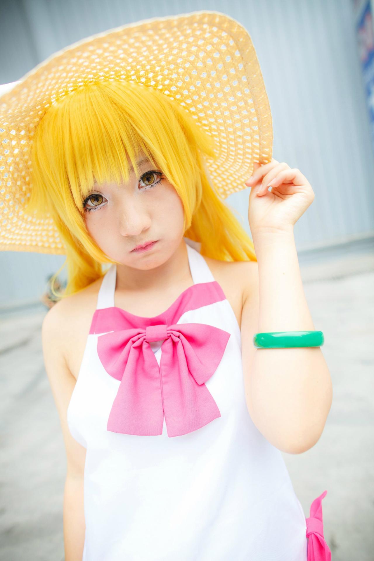 成都漫展上可爱吸血鬼嘟嘴卖萌的样子