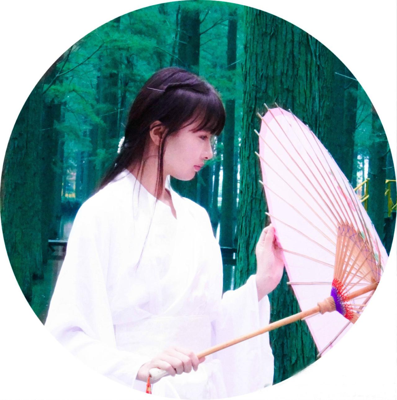 瞬瞬surmiya轻轻抚弄伞圆形照片