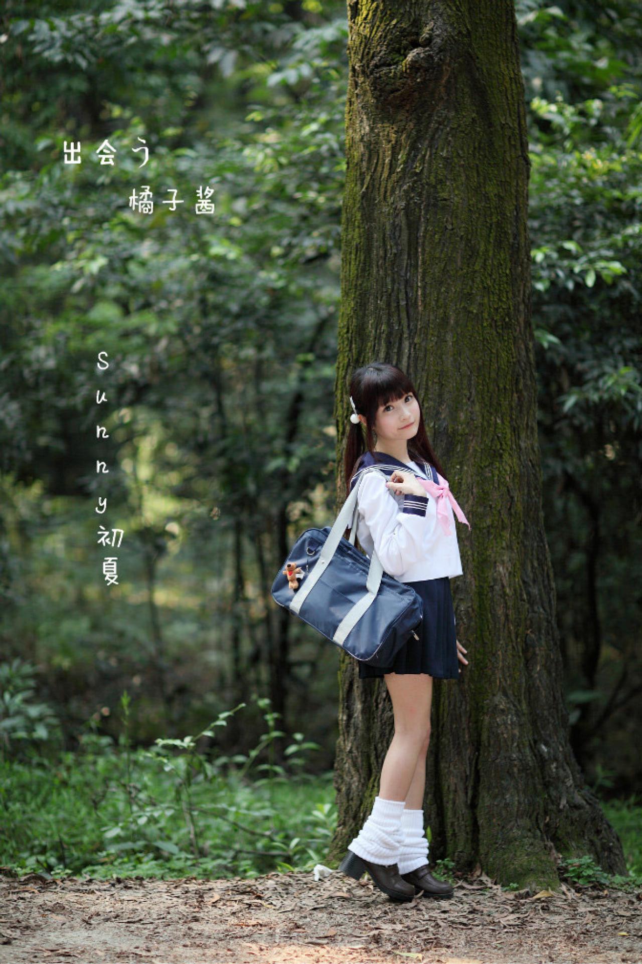 橘子酱穿着水手服《遇见》初夏主题摆拍封面