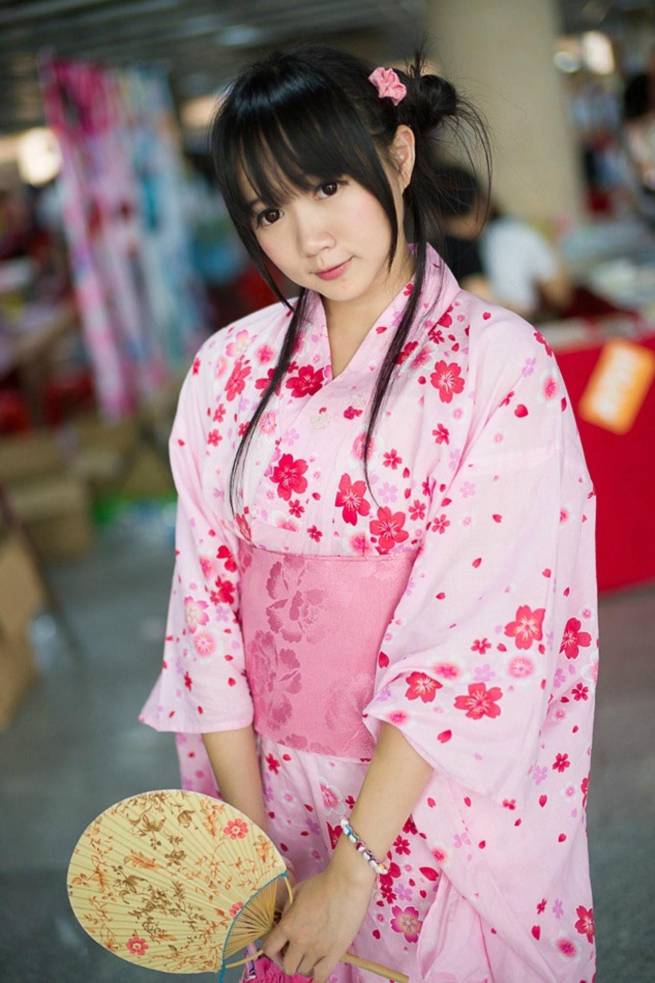 小龟站立正面照 新叶-何树荣拍摄