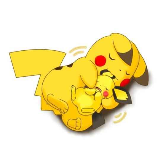 大皮卡丘抱着皮丘睡着了，梦中还在嘬皮丘的耳朵