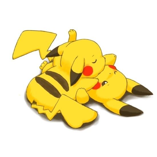 一只皮卡丘扑到另一只皮卡丘的头像