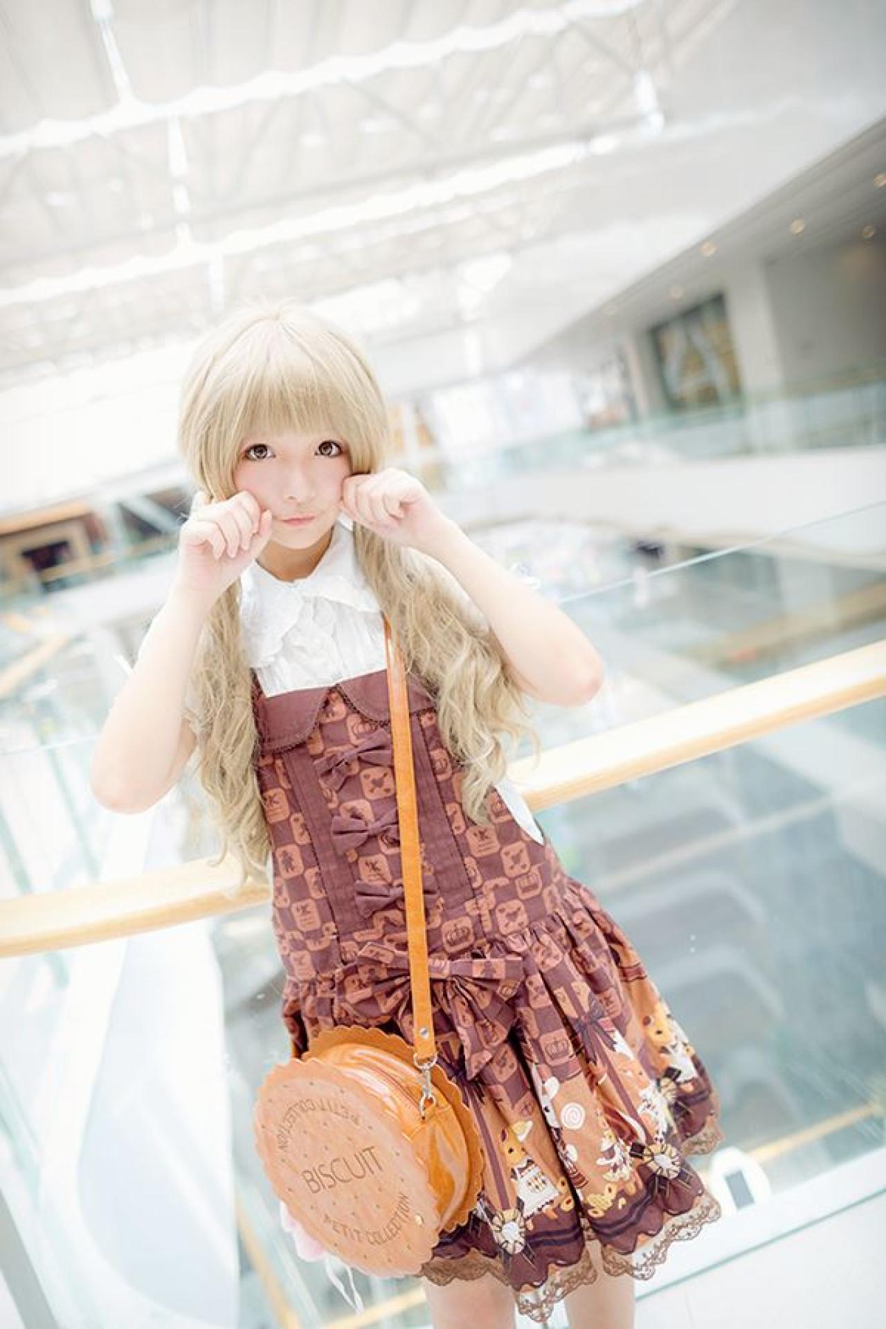 苍墨扮小猫的姿势