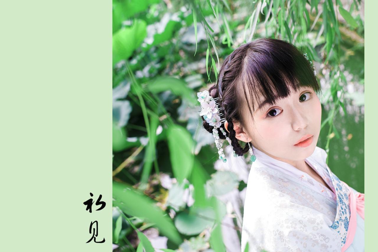 修老虎侧面上半身照 主题：初见