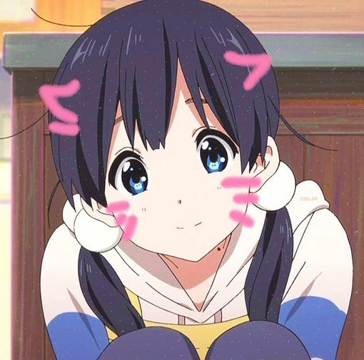 秋山澪扮成小猫抱着膝盖微笑的头像