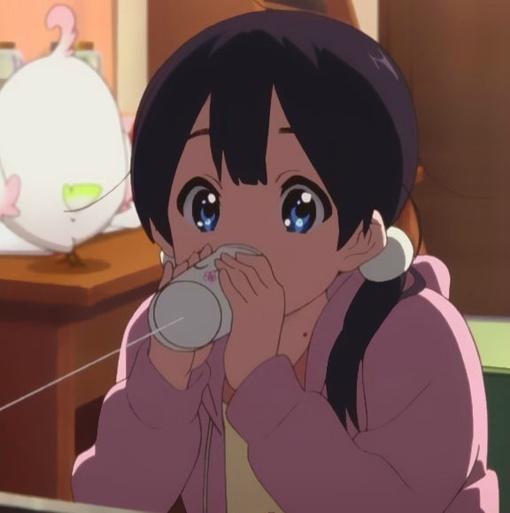 秋山澪绑着双马尾喝茶的动作